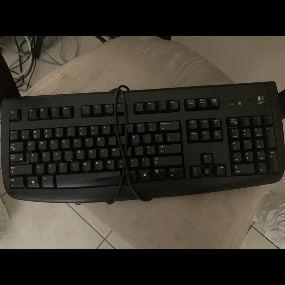 Dell desktop , Logitech keyboard - Picture 2 of 2